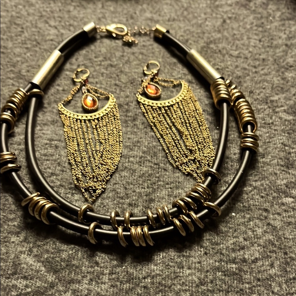 Elegant Black and Gold Necklace and Earring Set